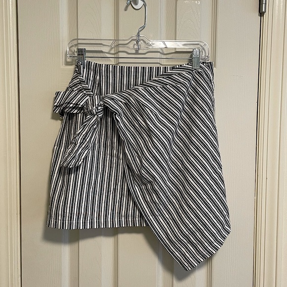 TOBI striped asymmetrical mini skirt - Picture 1 of 8